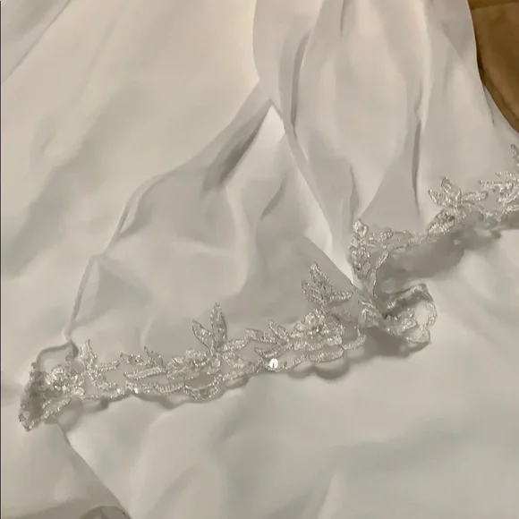 Morilee by Madeline Gardner Wedding gown - Picture 7 of 16